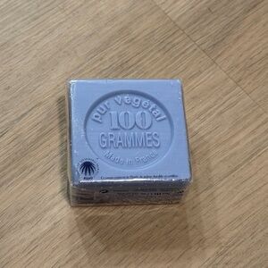 L'OCCITANE Saxon Bonne Mère Soap Marseille Pure Vegetal 100 Grammes 100g 3.5oz